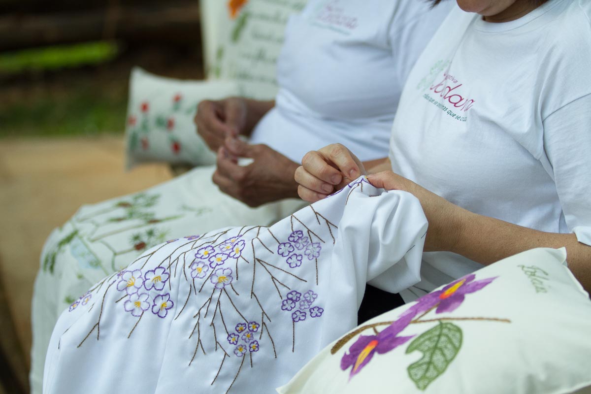 Artesãs da Linha Nove
