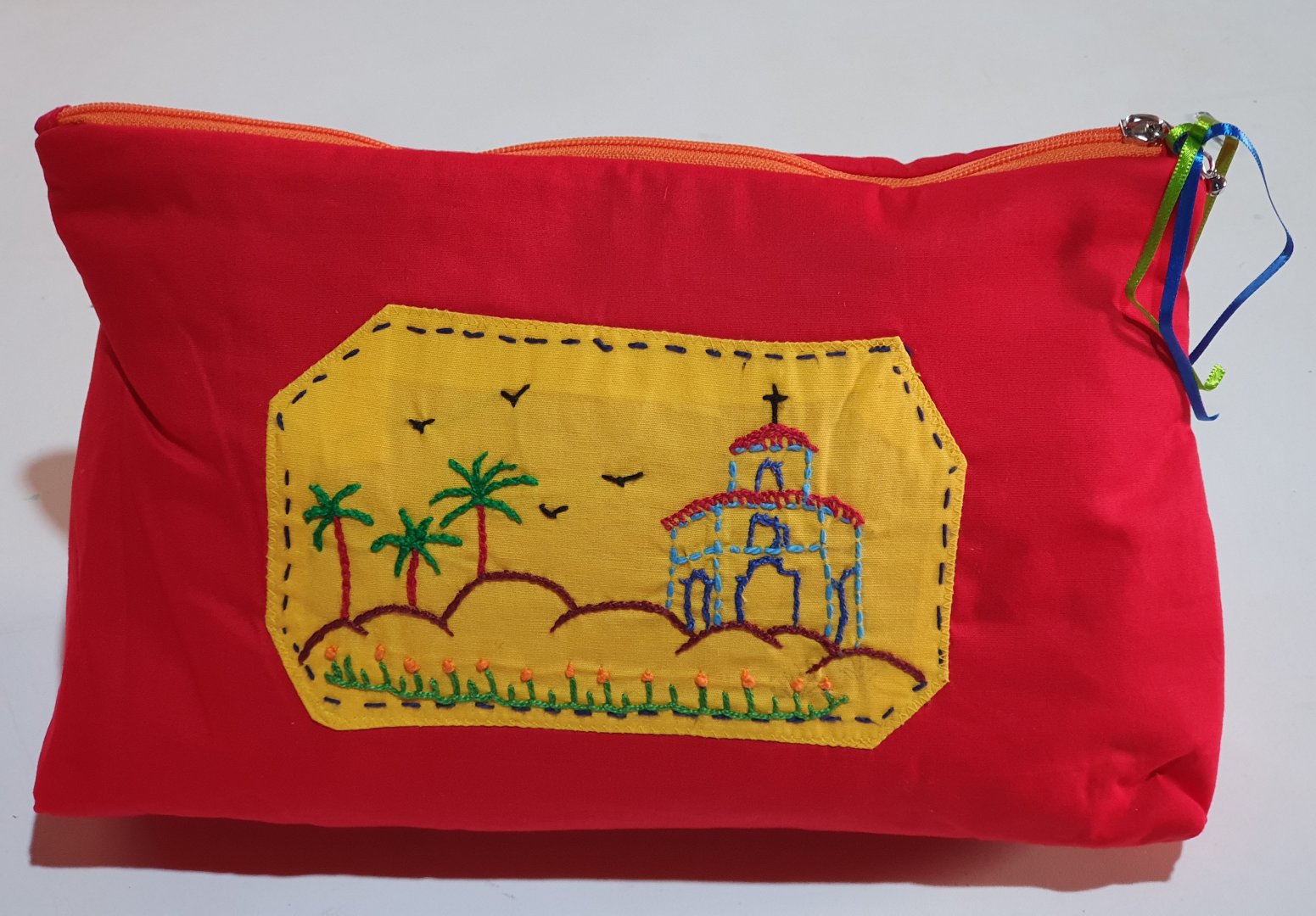 Associação das Bordadeiras da Serra da Moeda
