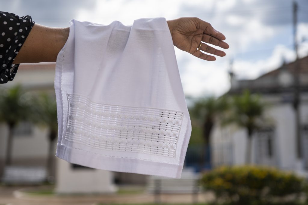 Associação das Bordadeiras e Artesãos de Caeté – Bordados Historiarte