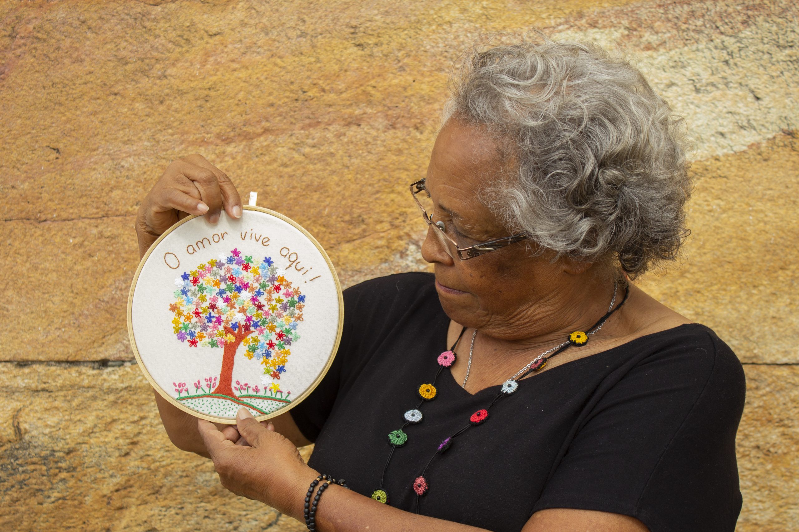 Associação das Bordadeiras e Artesãos de Caeté – Bordados Historiarte